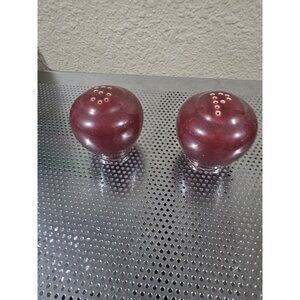 Unbranded Ceramic Apple Shaped Salt & Pepper Shakers